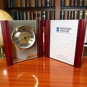 Howard Miller Desk Mantle Clock w/ 4x6 Photo Frame Quartz Wood Gold Trim – EUC